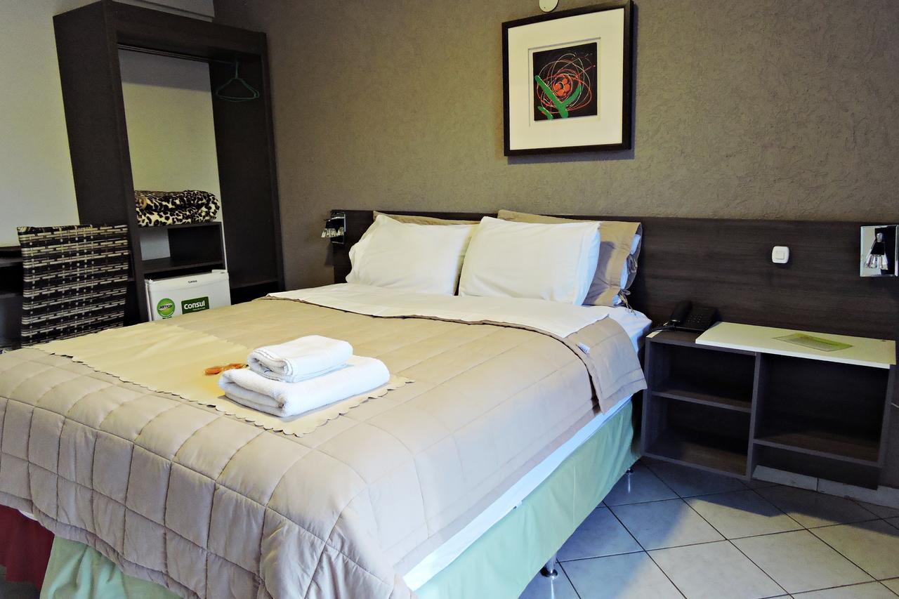 Hotel Piro'Y Presidente Franco Екстериор снимка